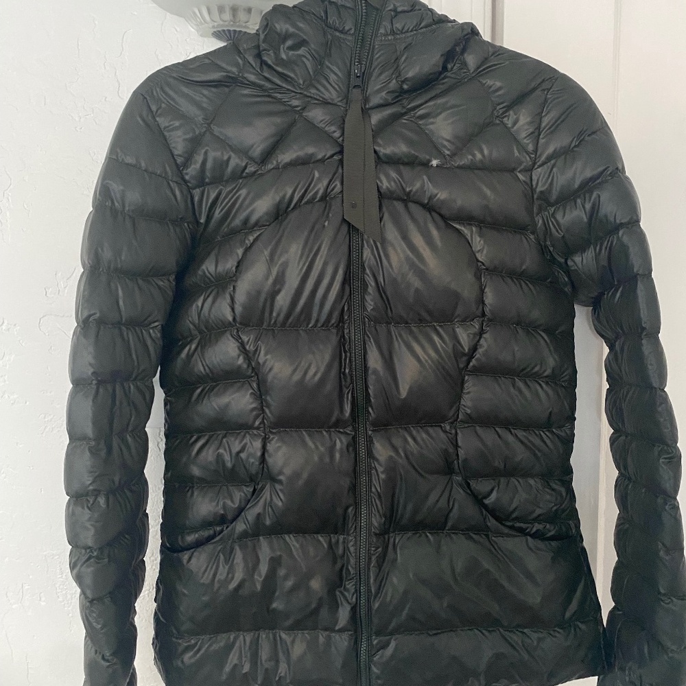 Lululemon sz 6 hooded down jacket dark green.